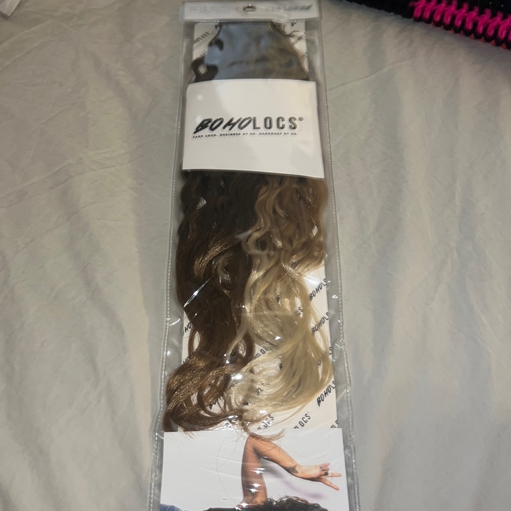 BOHO LOCS Iced Latte Mermaid Bob 1 pack